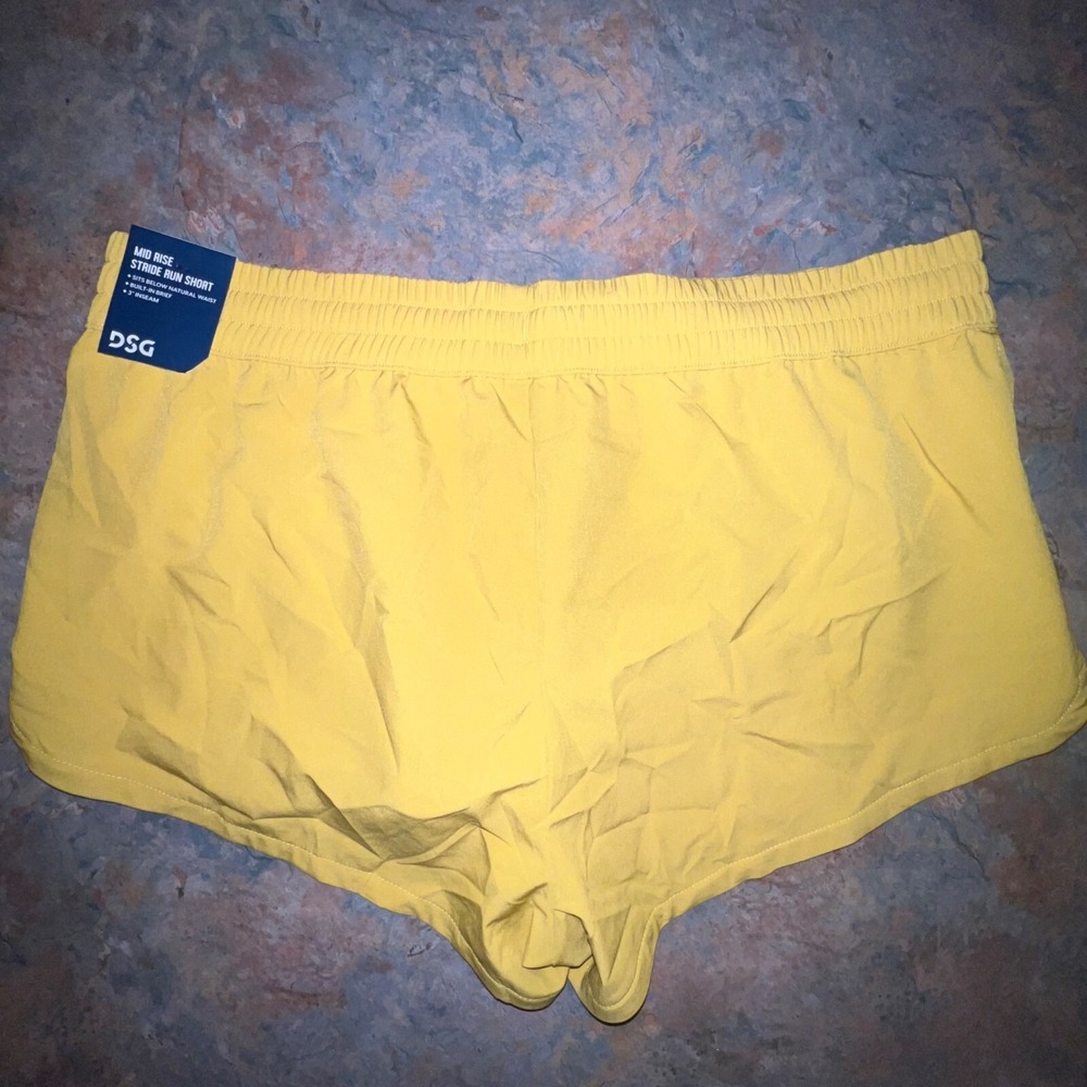 DSG Womens Large Mid Rise Stride Run Short, Grounded Yellow - Picture 2 of 8